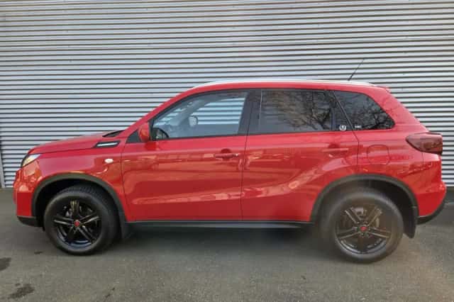 Suzuki Vitara (2021) thumbnail 4