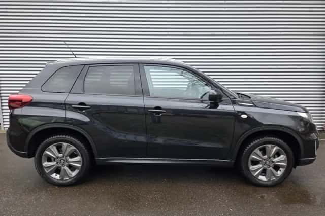 Suzuki Vitara (2021) thumbnail 1