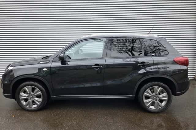 Suzuki Vitara (2021) thumbnail 4