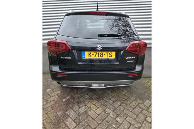 Suzuki Vitara (2021) thumbnail 6