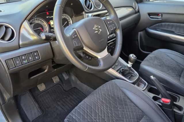 Suzuki Vitara (2022) thumbnail 2