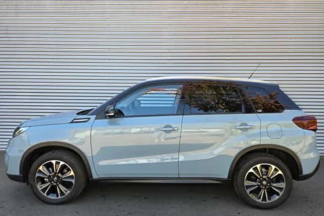 Suzuki Vitara (2022) thumbnail 4