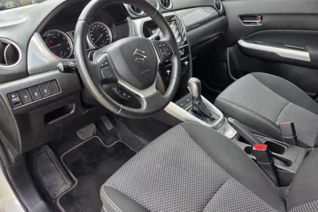 Suzuki Vitara (2017) thumbnail 2