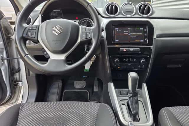 Suzuki Vitara (2017) thumbnail 3