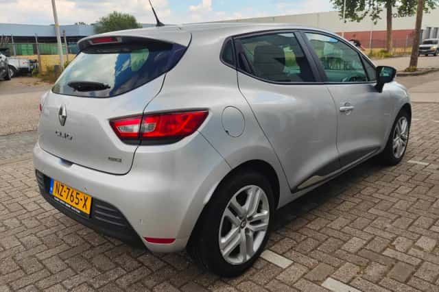 Renault Clio (2017) thumbnail 3
