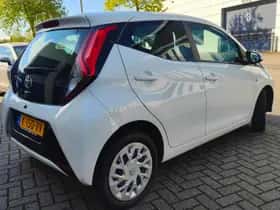 Toyota Aygo (2021) thumbnail 5