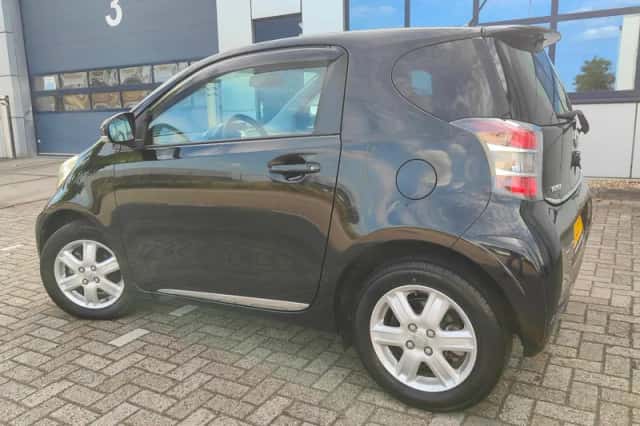 Toyota IQ (2010) thumbnail 2