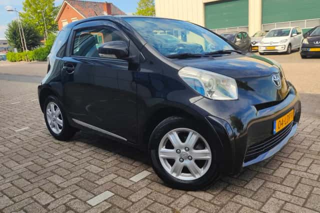 Toyota IQ (2010) thumbnail 5