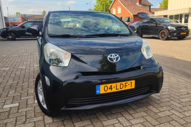 Toyota IQ (2010) thumbnail 6