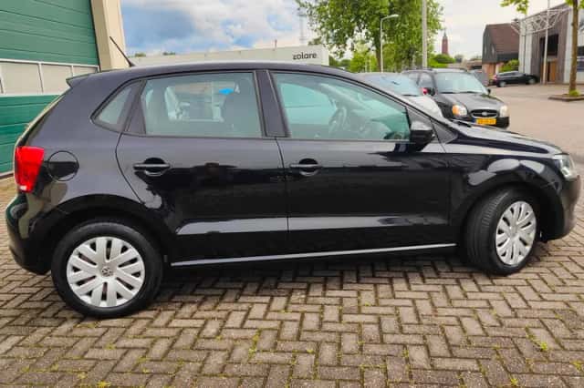 Volkswagen Polo (2014) thumbnail 4