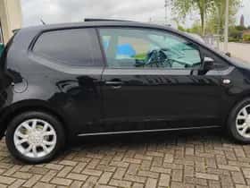 Volkswagen Up! (2013) thumbnail 4