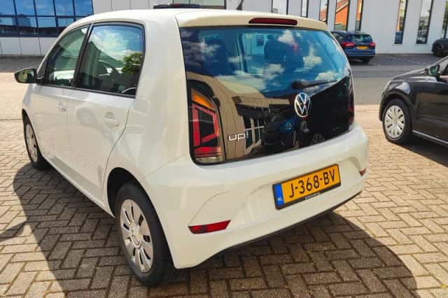 Volkswagen Up! (2020) thumbnail 3