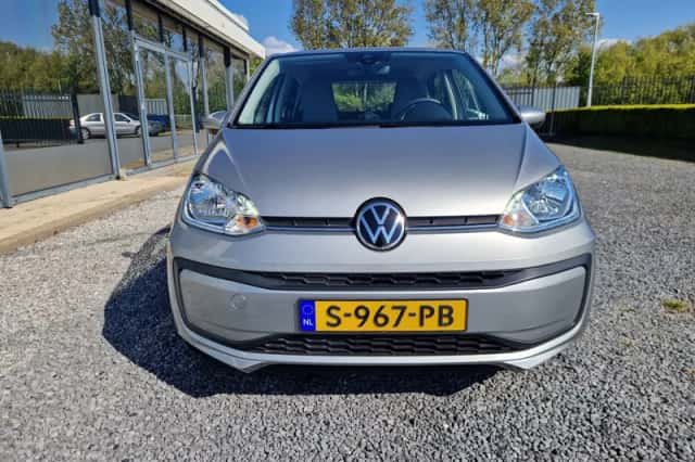 Volkswagen Up! (2023) thumbnail 6