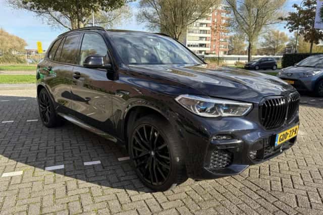 BMW X5 (2022) thumbnail 2