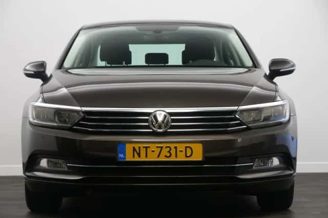 Volkswagen Passat (2017) thumbnail 16