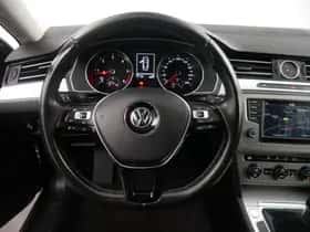 Volkswagen Passat (2017) thumbnail 18