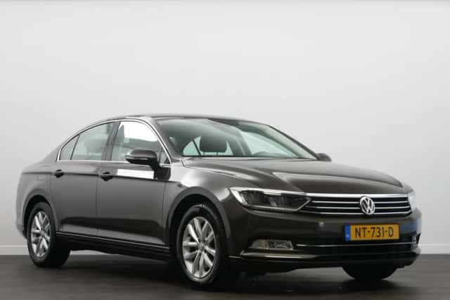 Volkswagen Passat (2017) thumbnail 3