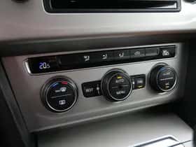 Volkswagen Passat (2017) thumbnail 22