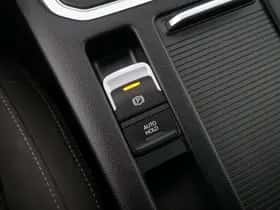 Volkswagen Passat (2017) thumbnail 26