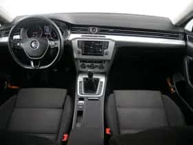 Volkswagen Passat (2017) thumbnail 6