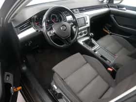 Volkswagen Passat (2017) thumbnail 8