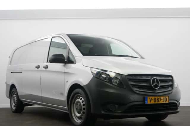 Mercedes-Benz Vito (2017) thumbnail 3