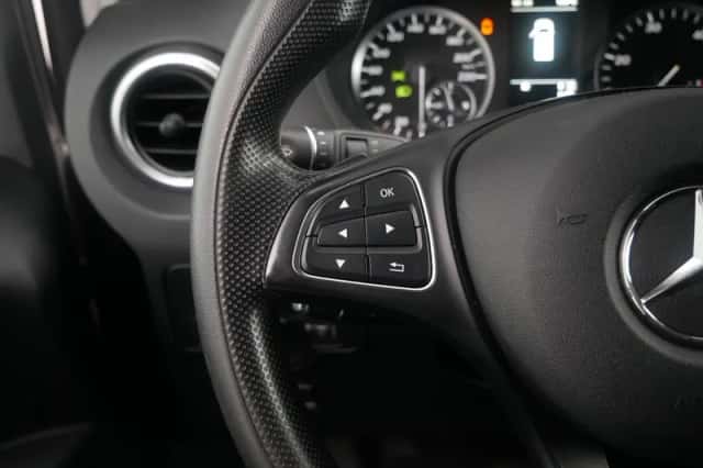 Mercedes-Benz Vito (2017) thumbnail 25