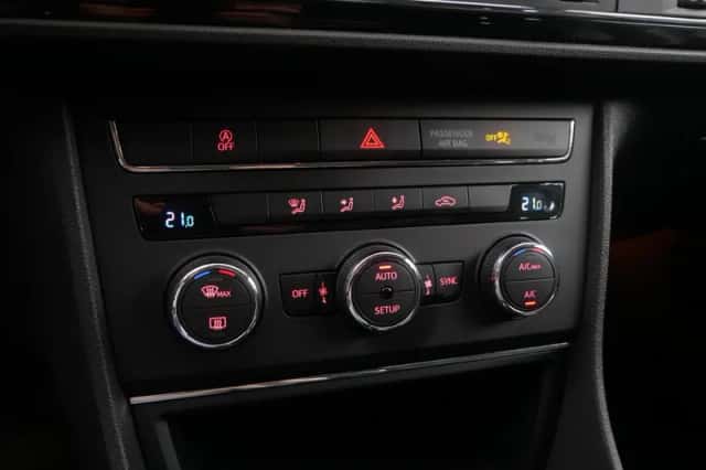 SEAT Leon (2015) thumbnail 23