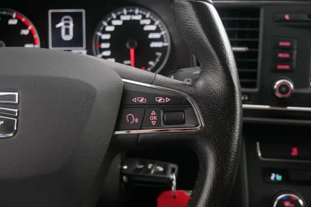 SEAT Leon (2015) thumbnail 26