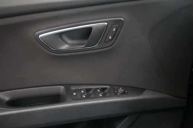 SEAT Leon (2015) thumbnail 27