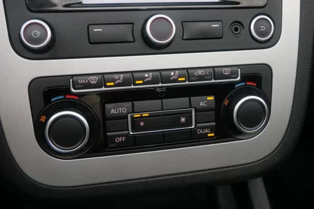 Volkswagen Eos (2011) thumbnail 27