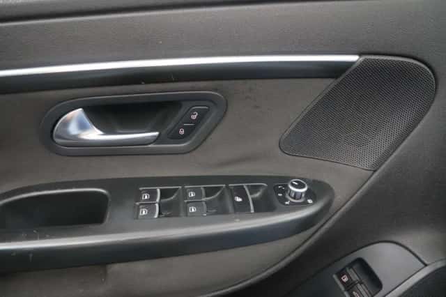 Volkswagen Eos (2011) thumbnail 29