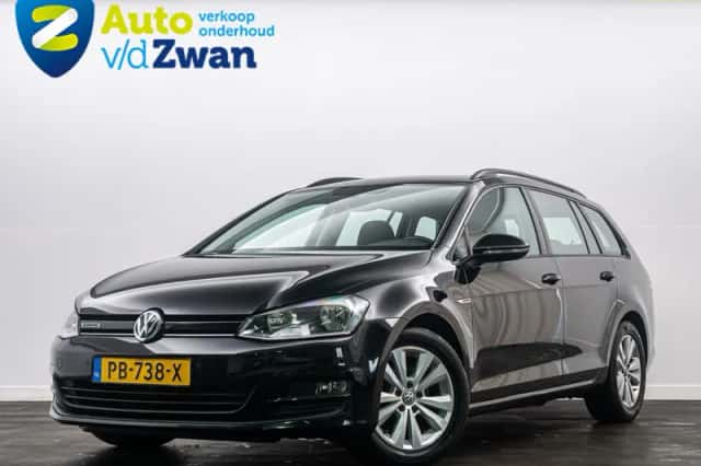 Volkswagen Golf (2017) thumbnail 2