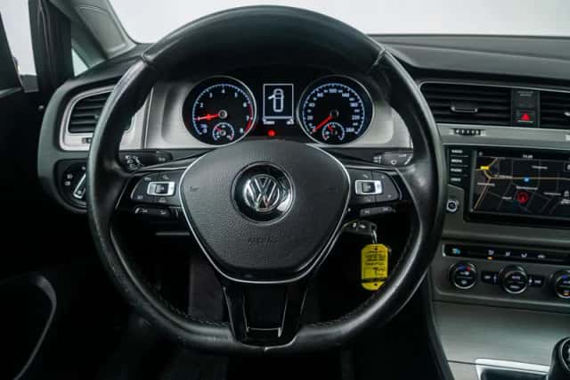 Volkswagen Golf (2017) thumbnail 18