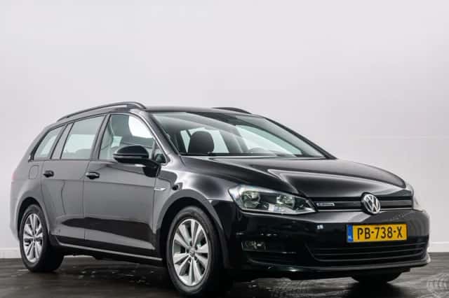 Volkswagen Golf (2017) thumbnail 3