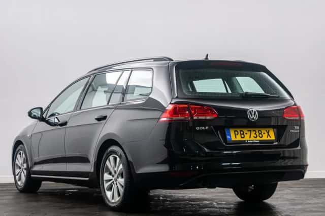 Volkswagen Golf (2017) thumbnail 5