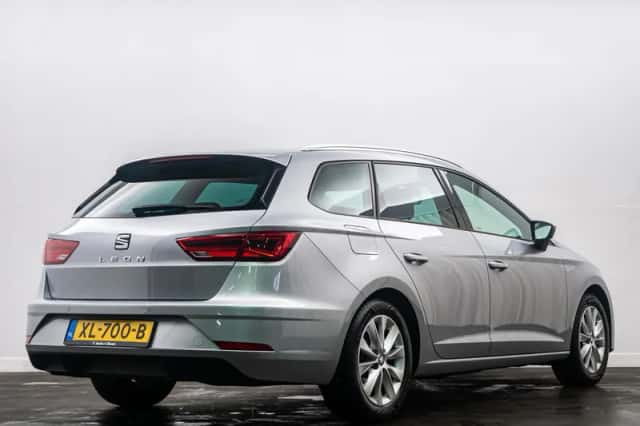 SEAT Leon (2019) thumbnail 4