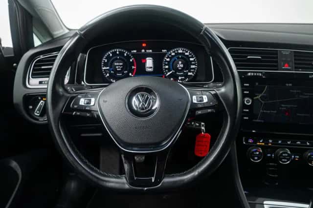 Volkswagen Golf (2018) thumbnail 18
