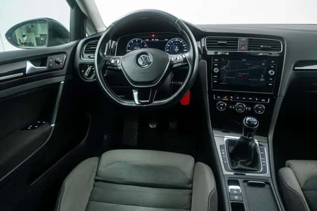 Volkswagen Golf (2018) thumbnail 19