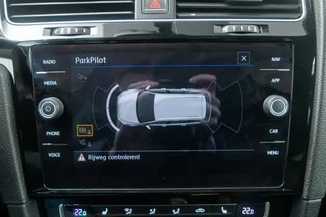 Volkswagen Golf (2018) thumbnail 24