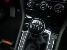 Volkswagen Golf (2018) thumbnail 28