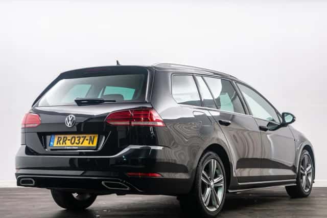 Volkswagen Golf (2018) thumbnail 4