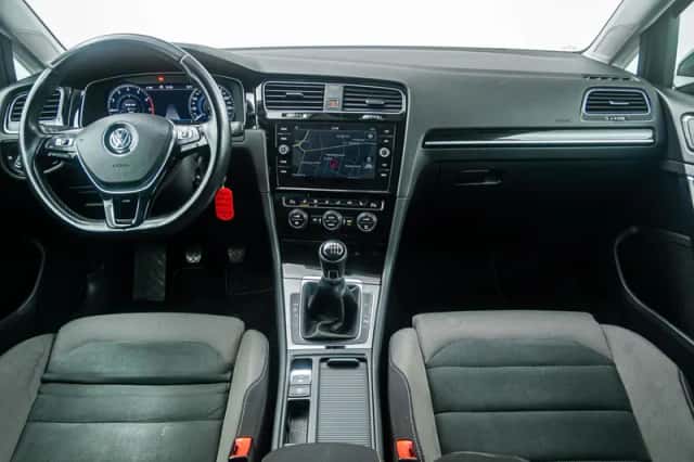 Volkswagen Golf (2018) thumbnail 6