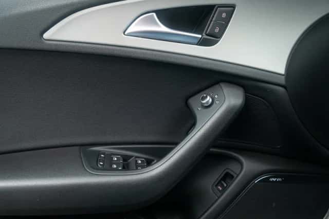 Audi A6 (2012) thumbnail 32