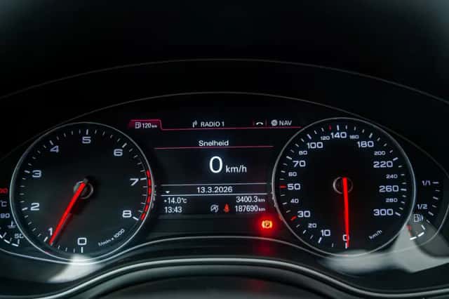 Audi A6 (2012) thumbnail 34