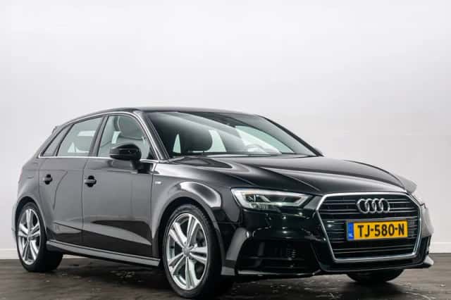Audi A3 (2018) thumbnail 3