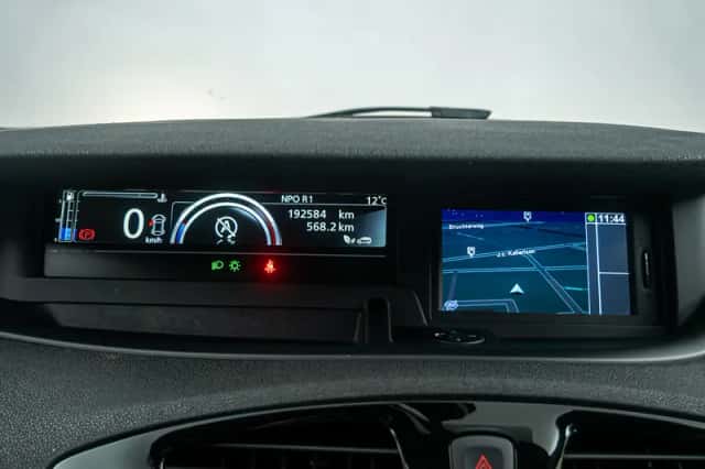 Renault Scénic (2012) thumbnail 22