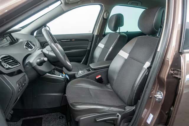 Renault Scénic (2012) thumbnail 7