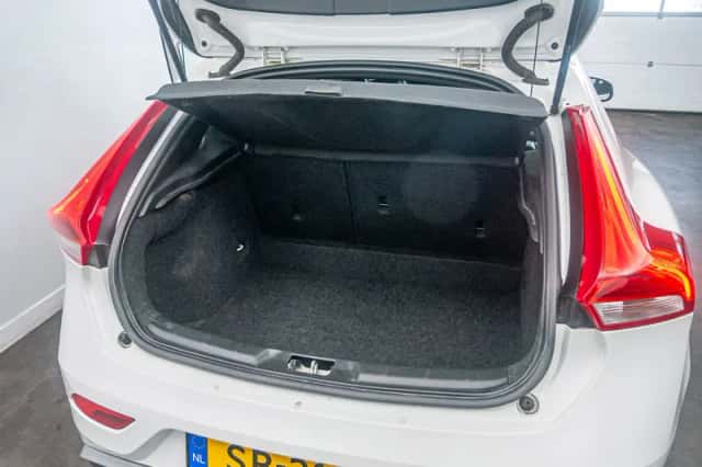 Volvo V40 (2018) thumbnail 13