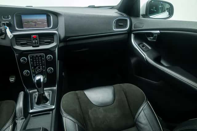 Volvo V40 (2018) thumbnail 19